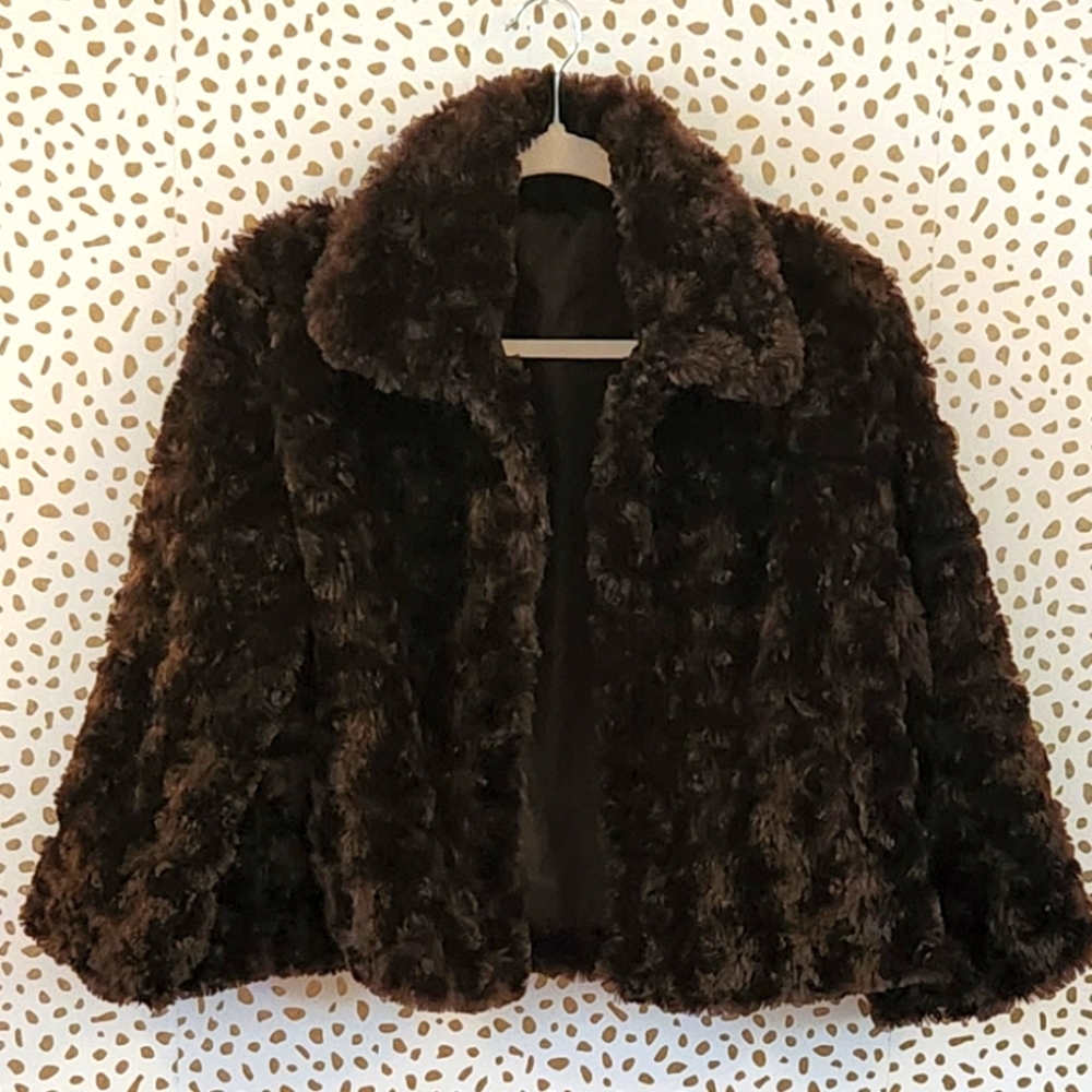 FABULOUS Choclate Colored Faux Fur Jacket. 👸